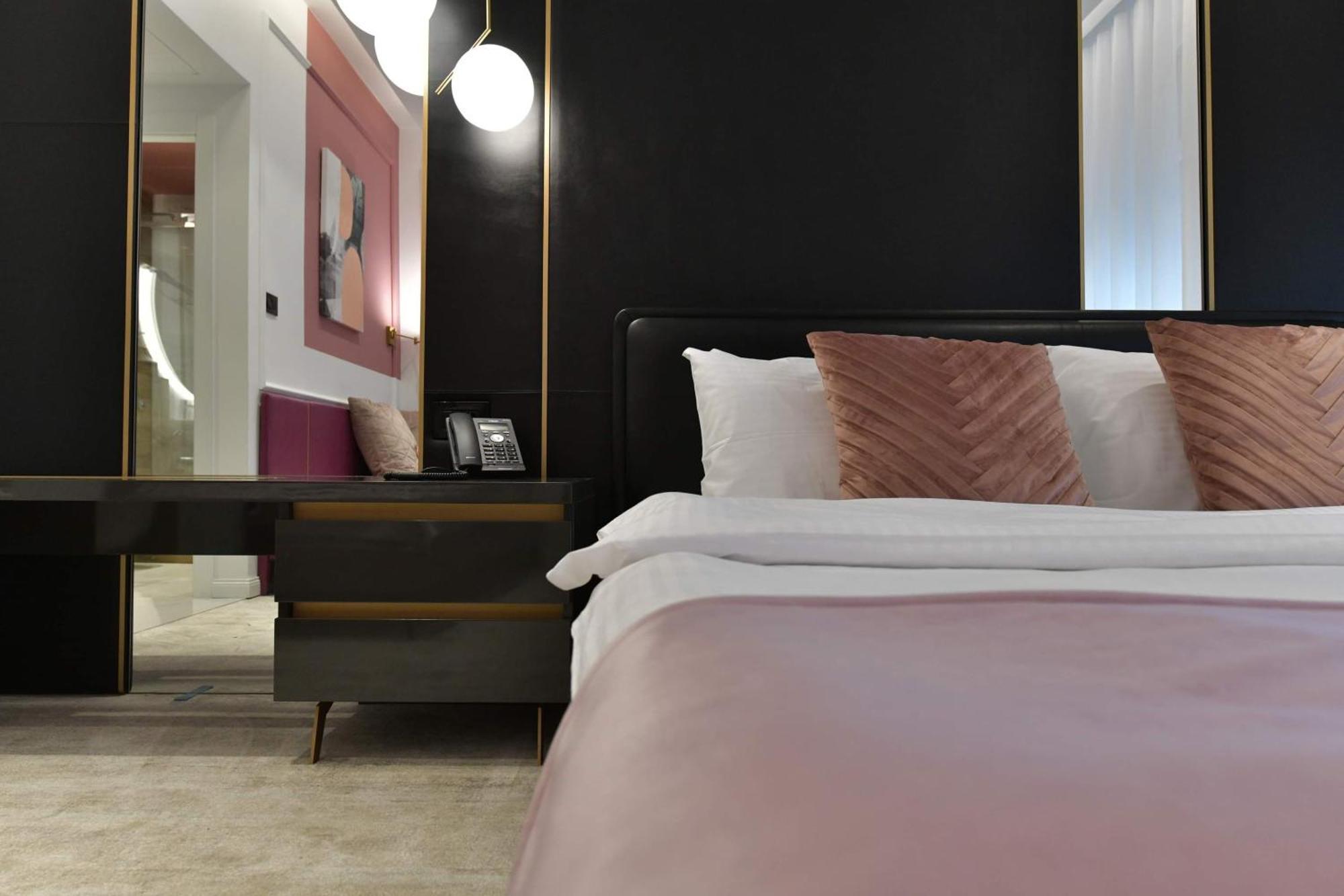 Royal Wellness And Spa Ruma Luaran gambar