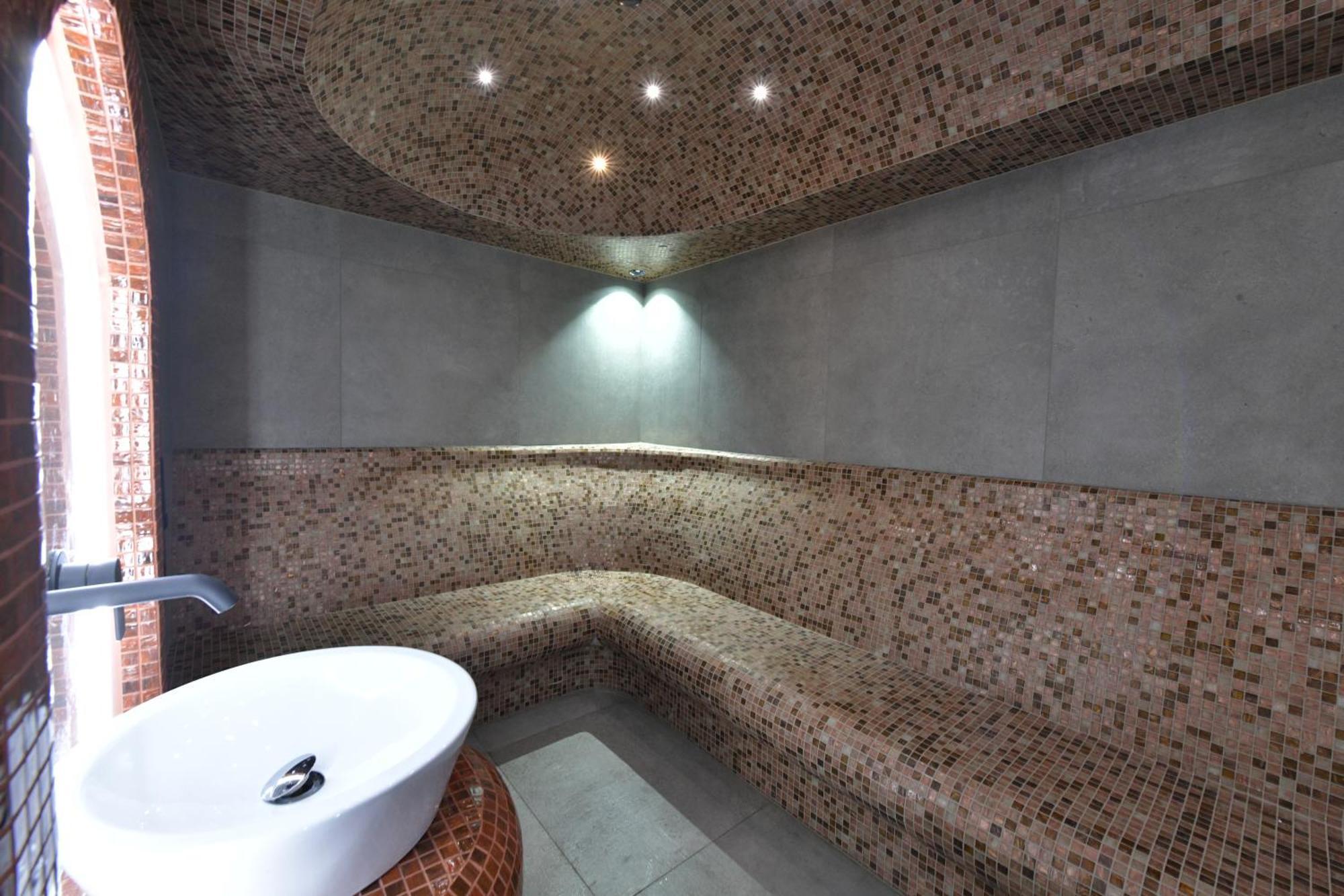 Royal Wellness And Spa Ruma Luaran gambar